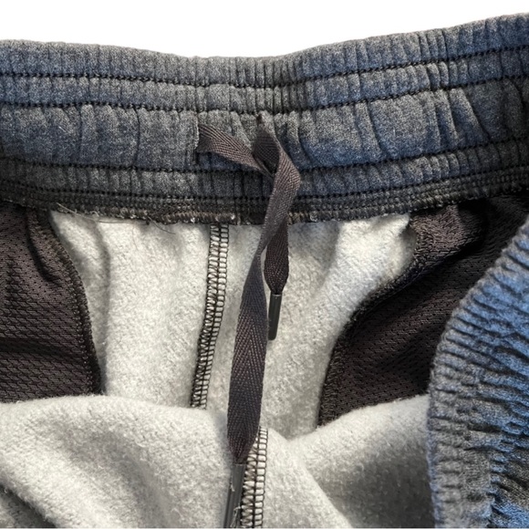 Grey Under Armour Loose Sweats Size Medium - Picture 2 of 8